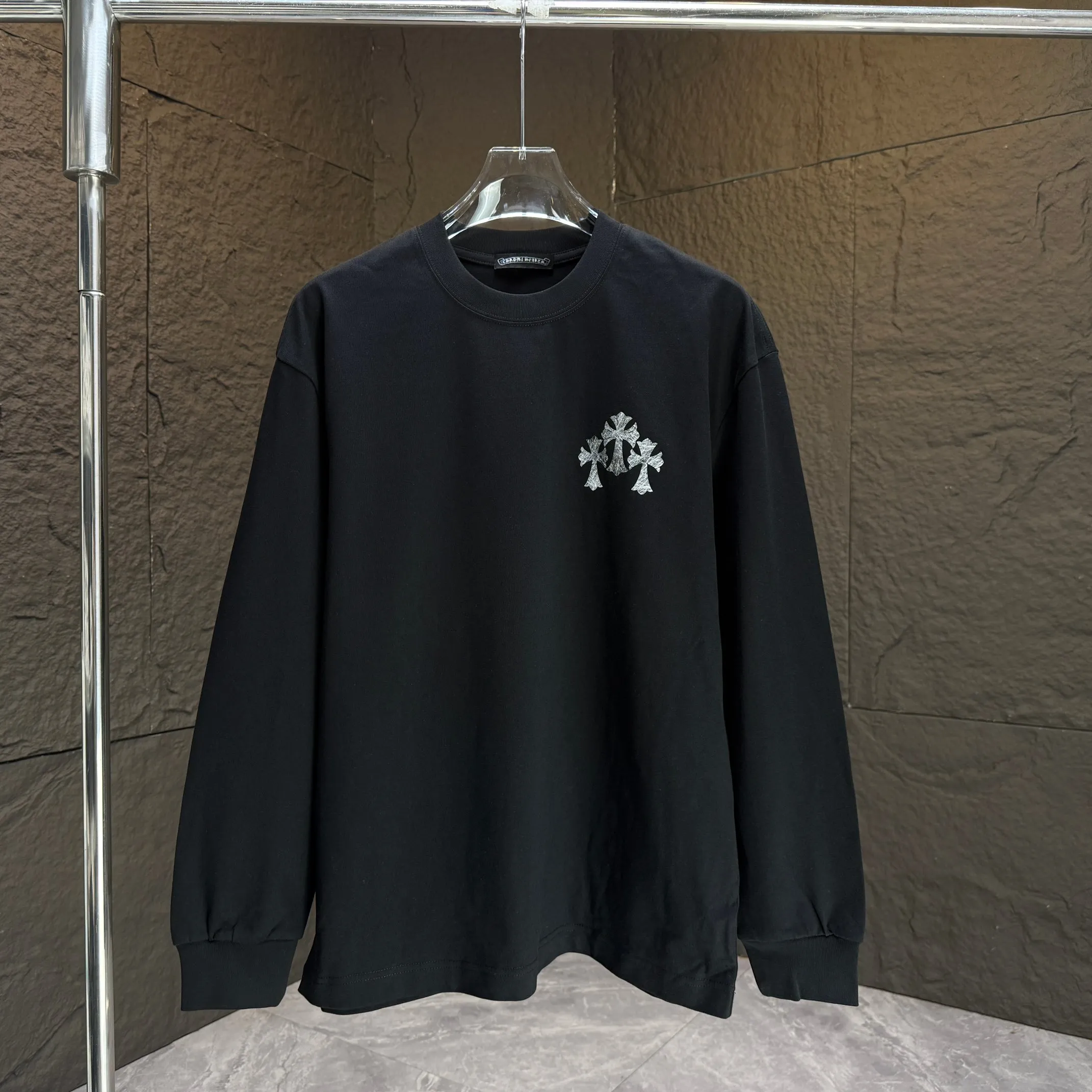 🅿️230 CH* Crow Heart* 2025 autumn and winter new thick long-sleeved T-shirt 320g pure cotton Sanskrit cross logo silver thread Color: Black White Angora Red Size: S M L XL